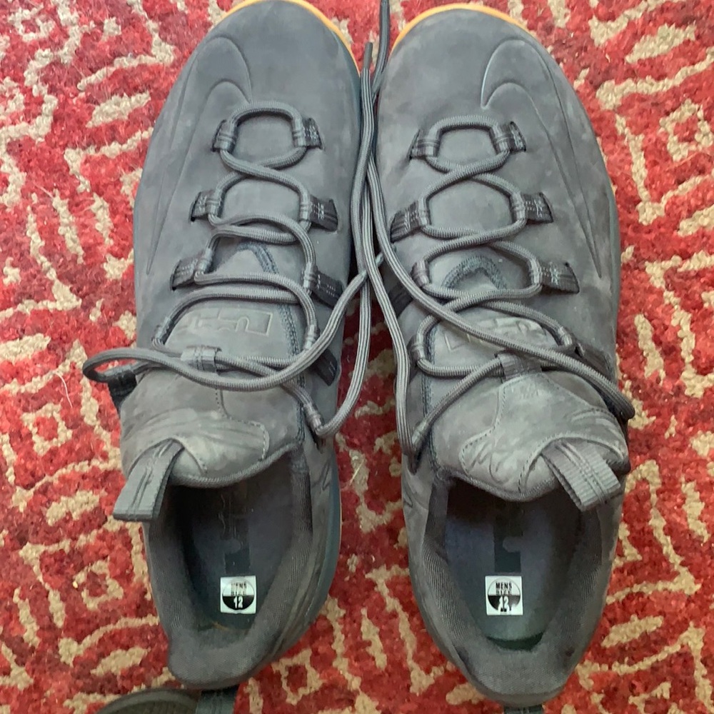 Nike Men's Gray Sneakers